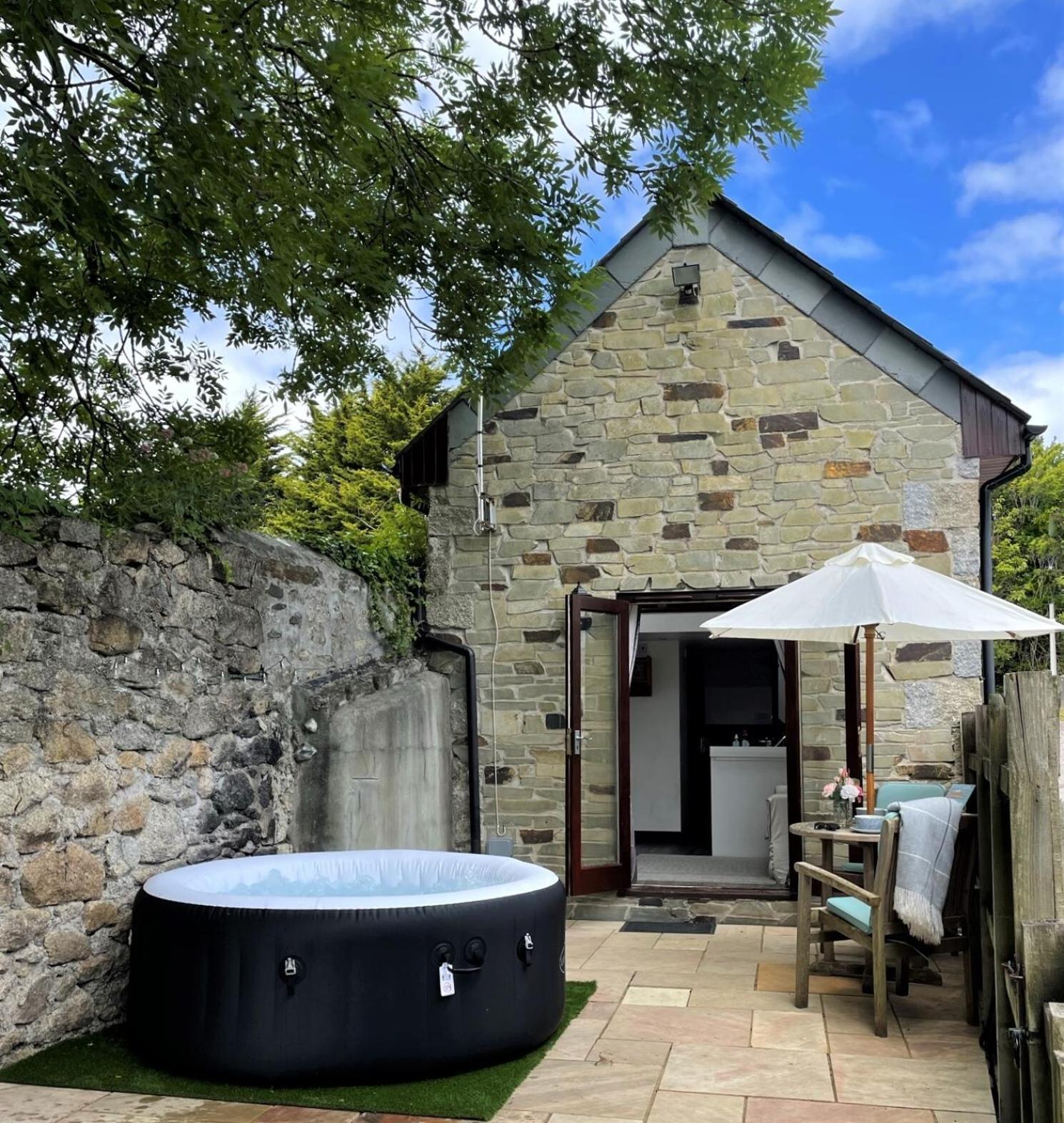 The Stables - Detached Cottage With Private Garden & Hot Tub St Austell Buitenkant foto